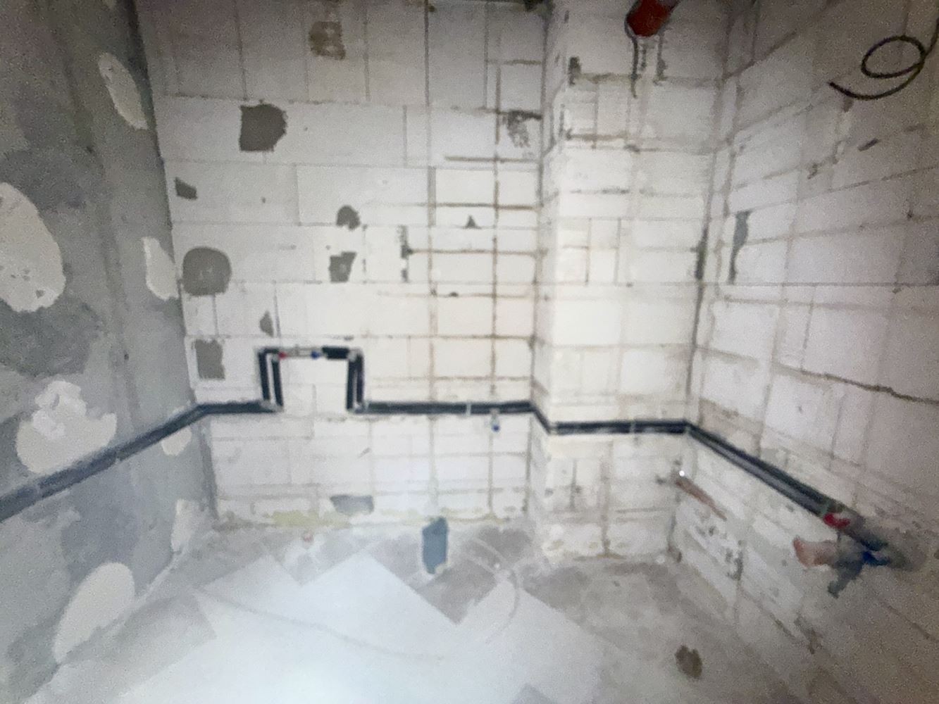 Просторно студио с морска панорама в Свети Влас – готово за завършване по ваш вкус