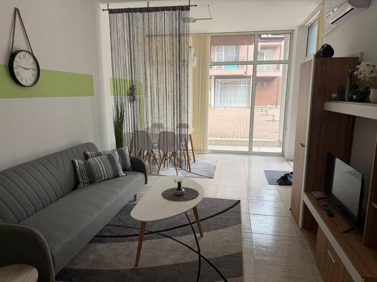 Двустаен апартамент в Слънчев бряг с отлични удобства и близост до плажа