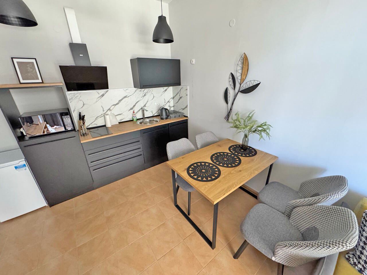 Двустаен апартамент в Свети Влас – уют, комфорт и напълно обзаведен дом в престижен комплекс