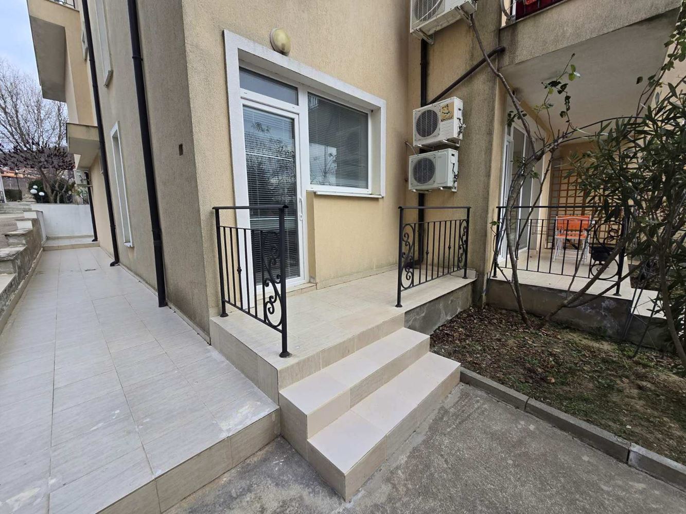 Уютно студио със самостоятелен вход и югозападно изложение – тишина и комфорт близо до Слънчев бряг