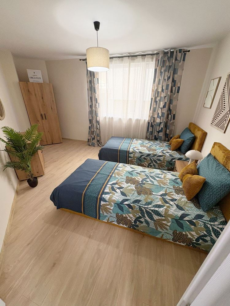 Две независими жилищни пространства с морска гледка в центъра на Свети Влас – дизайнерски интериор и собствено паркомясто