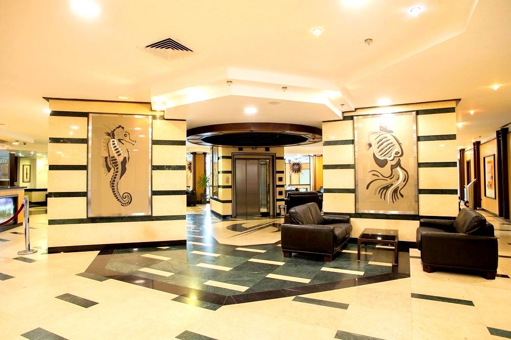 Просторен двустаен апартамент на първа линия в Равда – лукс, природа и впечатляваща гледка към басейна