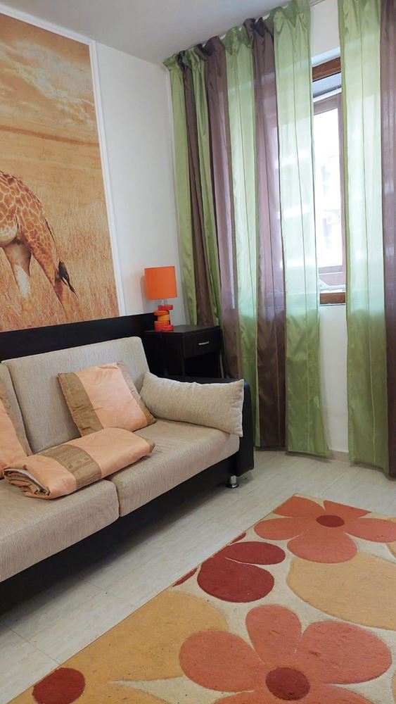 Обзаведено студио в Стария град на Поморие – на 100 м от морето, с голям остъклен балкон и отлична локация