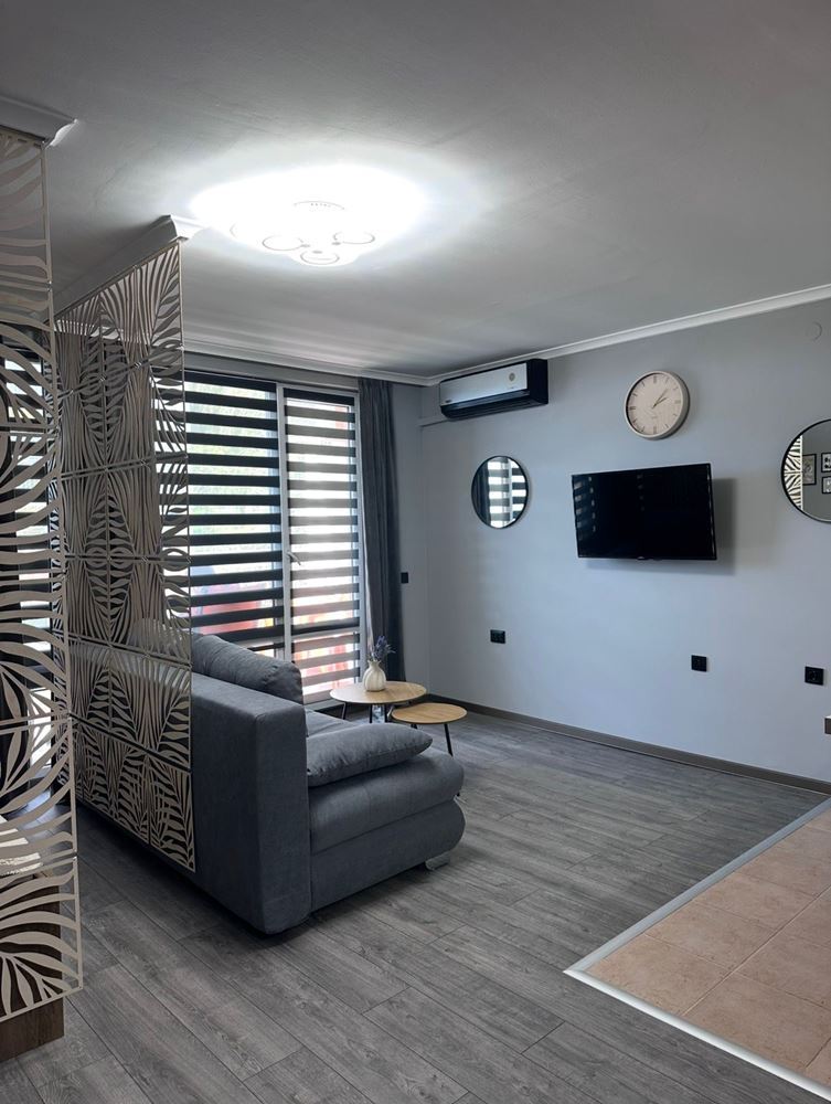 Двустаен апартамент с частична морска гледка в Св. Влас – обзаведен, след ремонт, в луксозен затворен комплекс