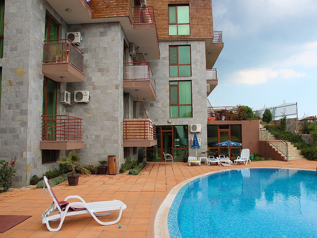 Спокойствие и комфорт сред природата – апартамент близо до Слънчев бряг