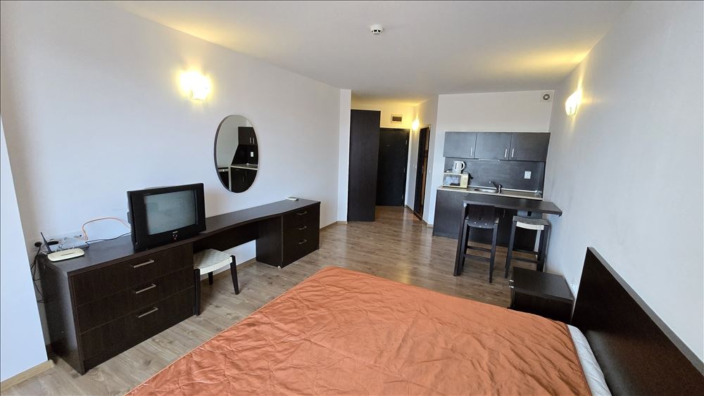 Елегантно студио в елитен комплекс в Сарафово – няколко крачки от плажа, лукс, СПА и басейн пред Вас