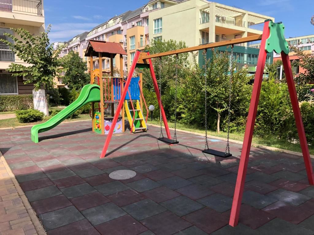 Двустаен апартамент в спокоен и зелен комплекс в Слънчев бряг