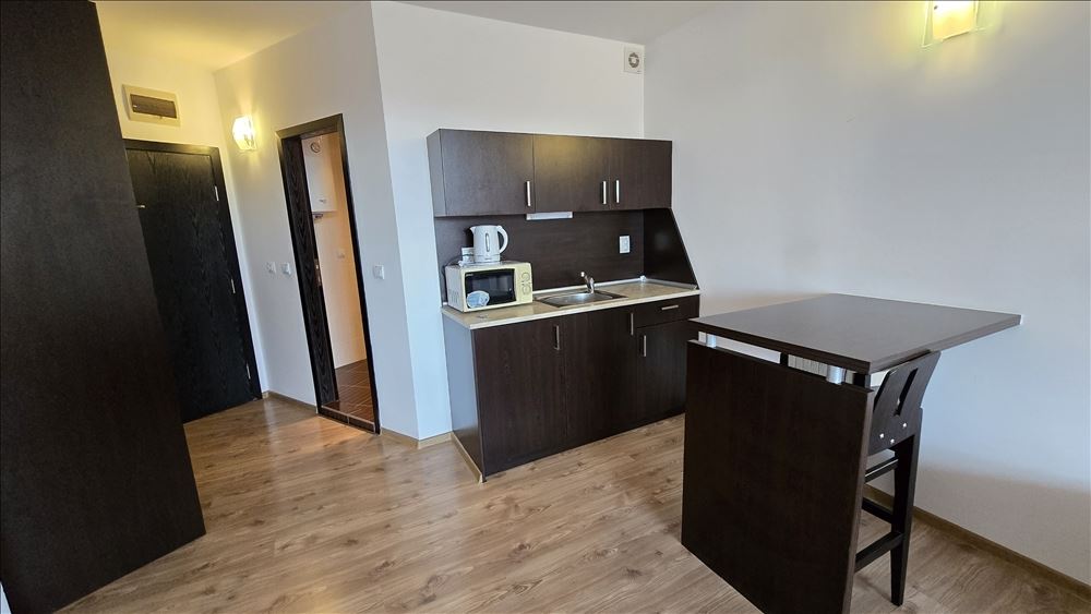 Елегантно студио в елитен комплекс в Сарафово – няколко крачки от плажа, лукс, СПА и басейн пред Вас