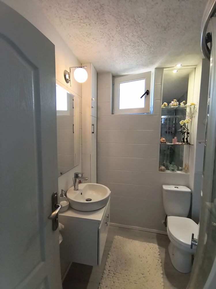 Реновиран двустаен апартамент с панорамна гледка в модерен комплекс близо до Слънчев бряг