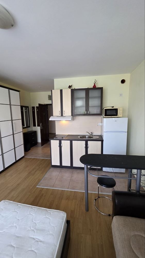 Практично и уютно студио на Слънчев бряг – уют и спокойствие с гледка към басейна