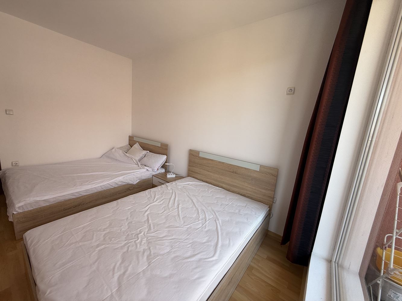 Обзаведен двустаен апартамент с гледка към басейна в района на Слънчев бряг