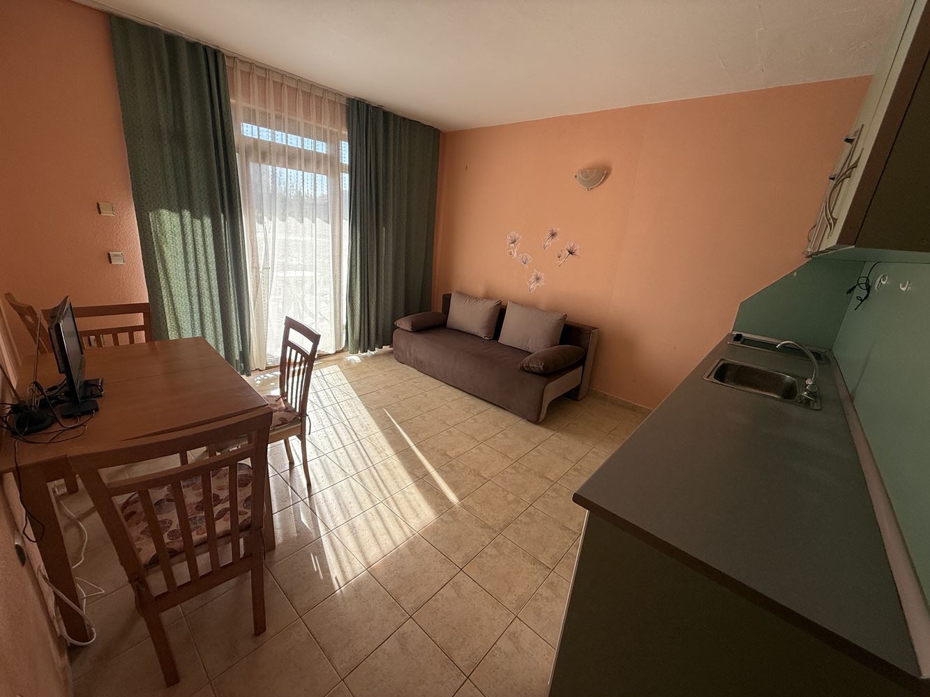 Двустаен апартамент в Свети Влас – на крачки от морето с възможност за разсрочено плащане 