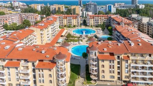 Модерен двустаен апартамент в престижен комплекс в сърцето на Слънчев бряг