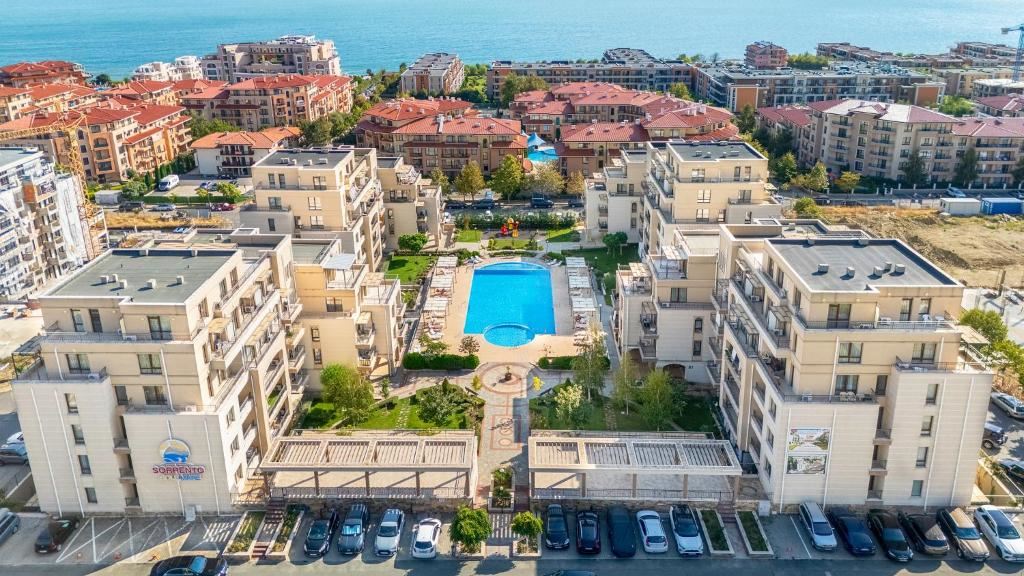 Морски уют със собствен двор – двустаен апартамент на крачка от плажа в Свети Влас