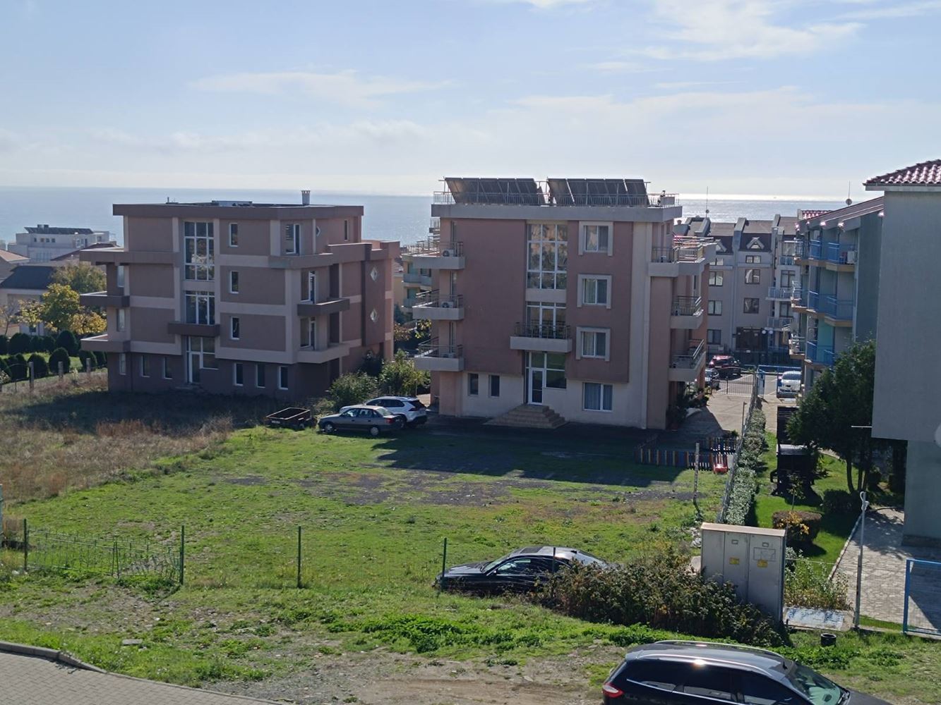 Тристаен апартамент без такса поддръжка с морска гледка в Свети Влас