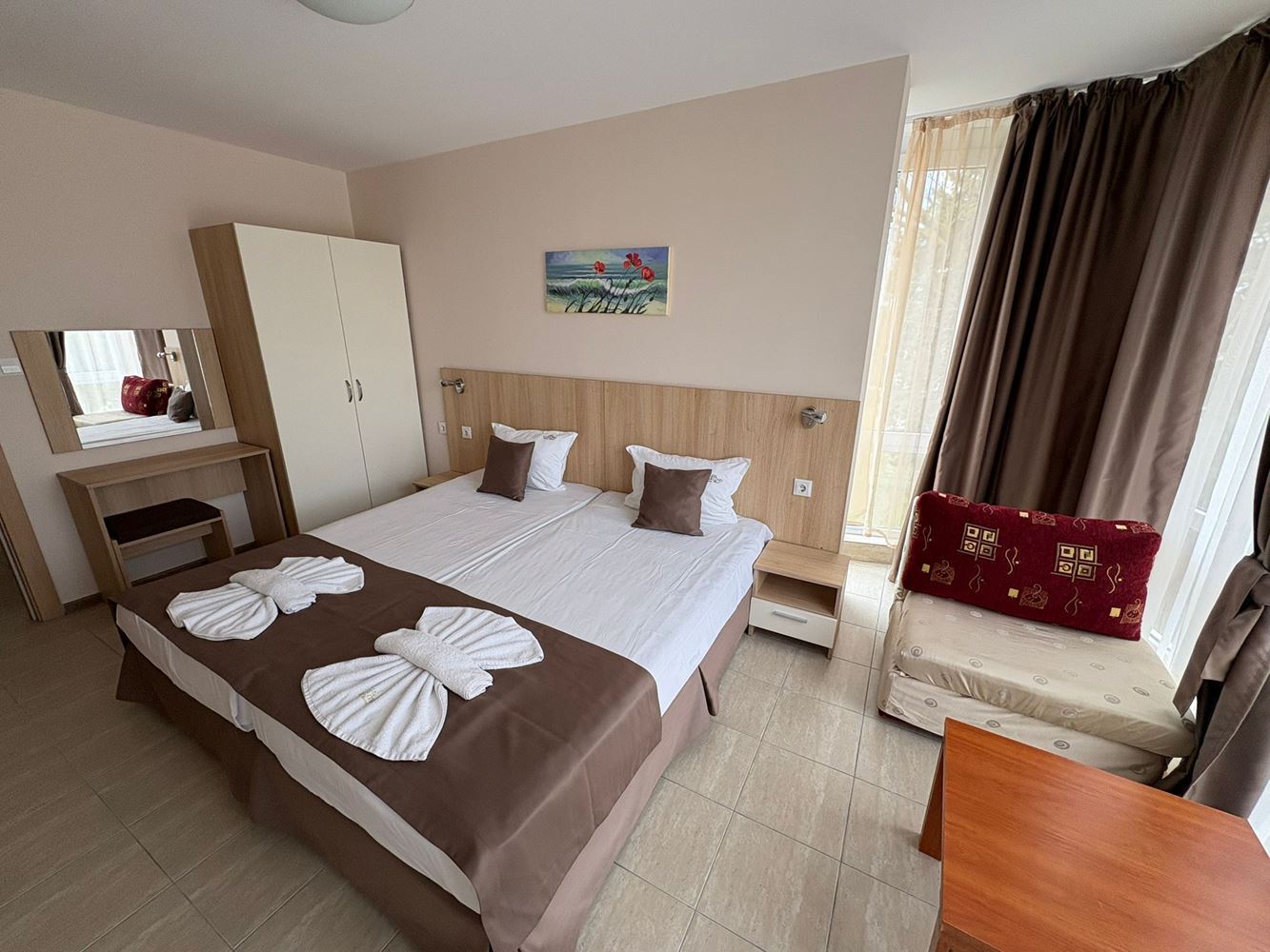 Просторен тристаен апартамент с отлични удобства и готов за нанасяне – перфектна инвестиция и комфортно жилище