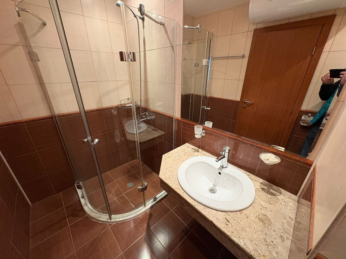 Просторен тристаен апартамент с отлични удобства и готов за нанасяне – перфектна инвестиция и комфортно жилище