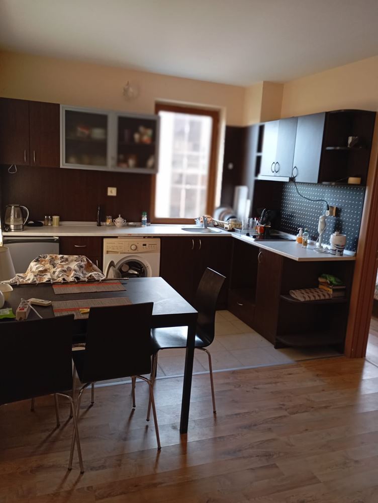 Напълно обзаведен двустаен апартамент на 200 м от плажа в Равда – тишина, зеленина и комфорт в малък комплекс