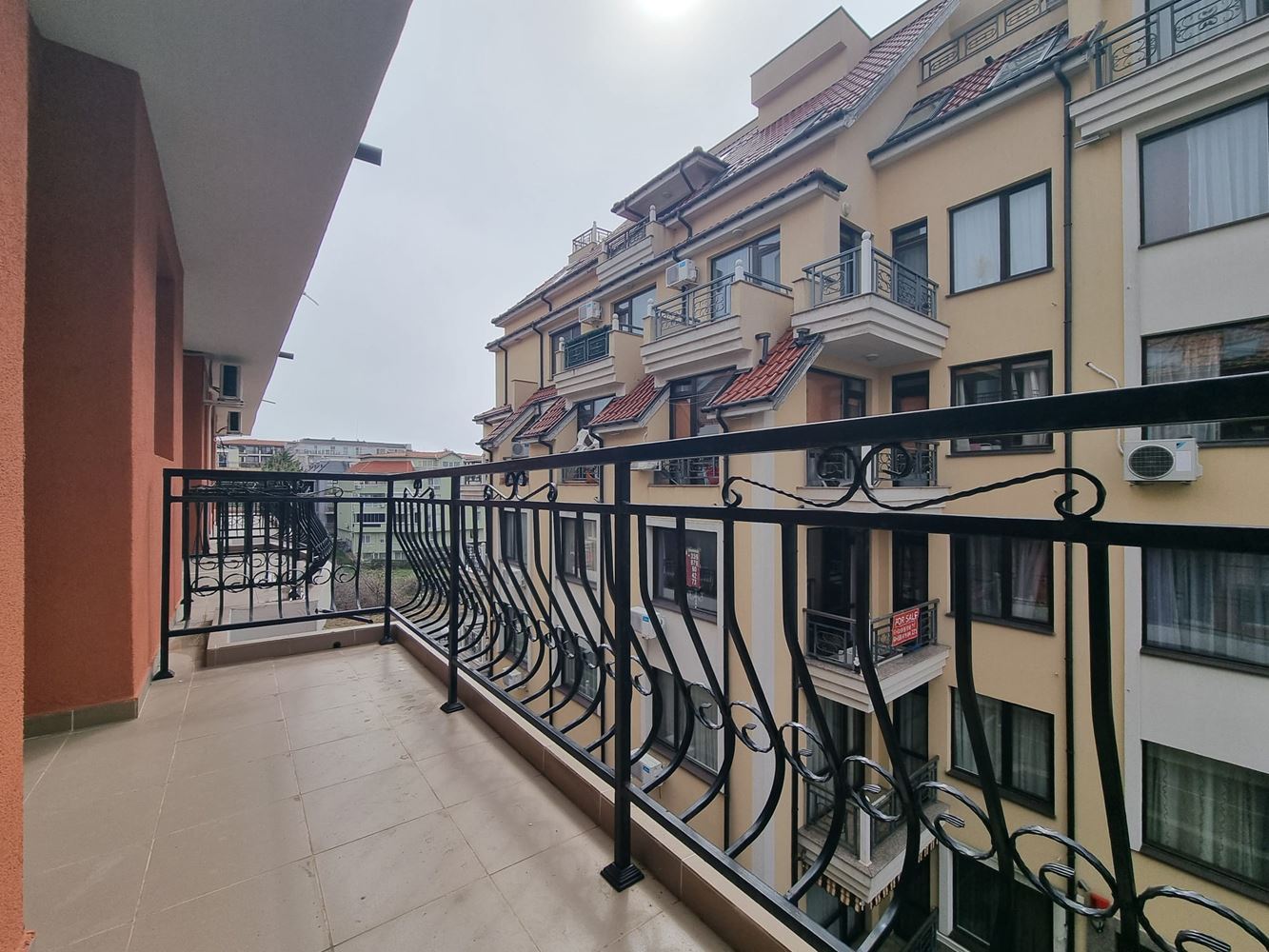 Двустаен апартамент в Свети Влас без такса поддръжка – комфорт и спокойствие на 400 м от морето