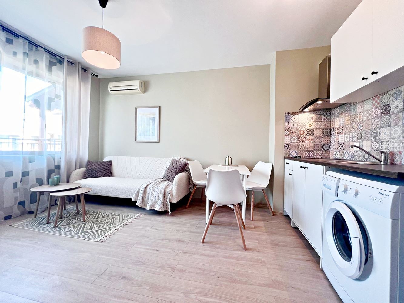 Стилен двустаен апартамент с ниска такса поддръжка в отличен комплекс в Слънчев бряг – готов за нанасяне или инвестиция