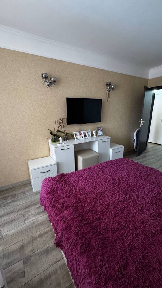 Двустаен апартамент в престижен комплекс с гледка към морето и зеленина