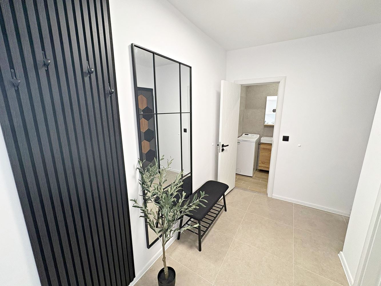 Две независими жилищни пространства с морска гледка в центъра на Свети Влас – дизайнерски интериор и собствено паркомясто