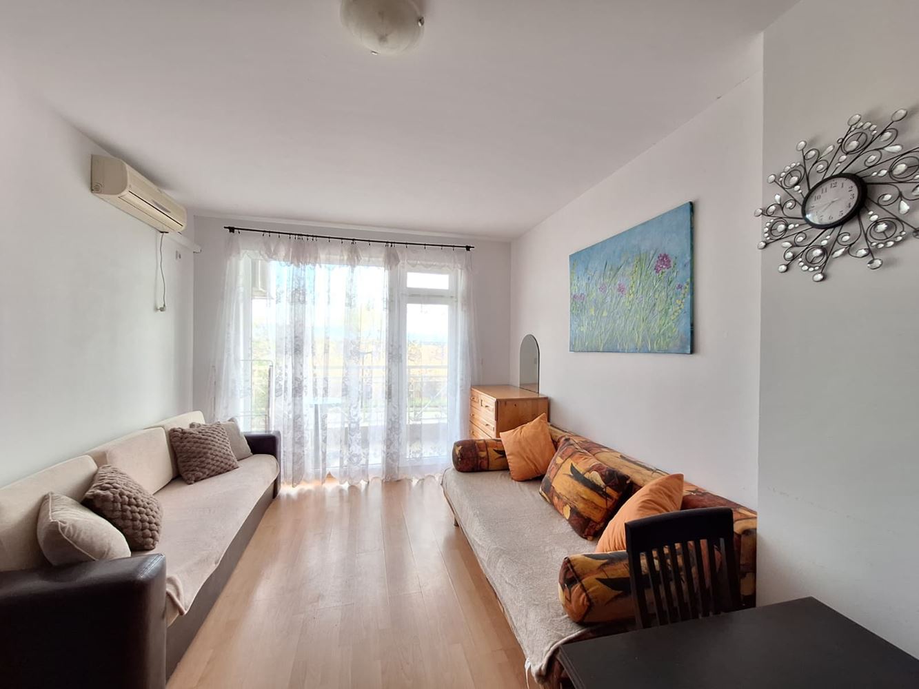 Просторен двустаен апартамент в луксозен комплекс с басейни и спортни удобства