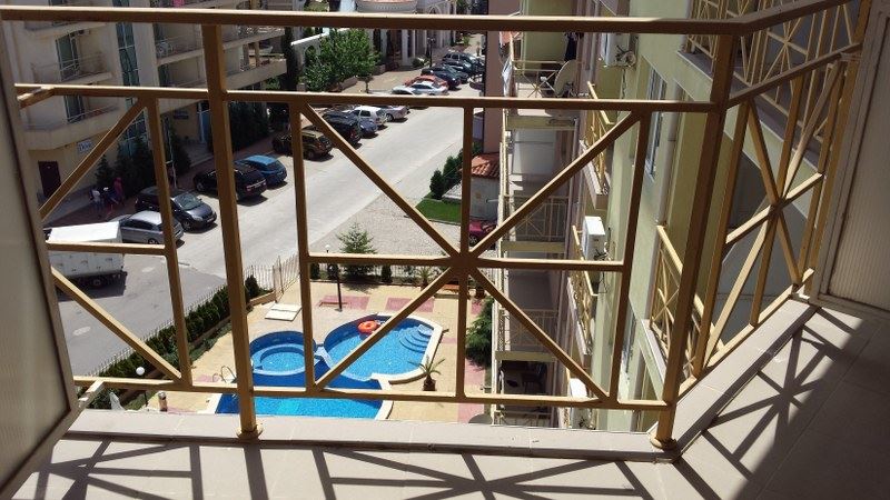 Двустаен апартамент в комплекс "Даймънд скай"