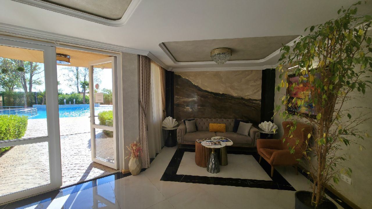 Пентхаус с впечатляваща тераса и панорамна гледка – стил и простор на последния етаж