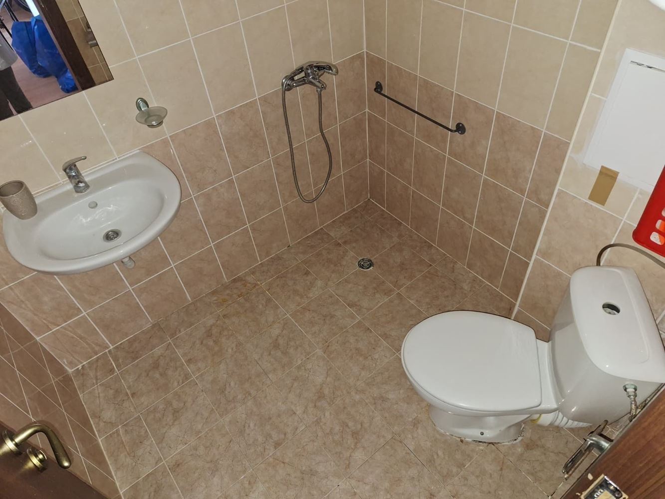 Просторен двустаен апартамент в луксозен комплекс с басейни и спортни удобства