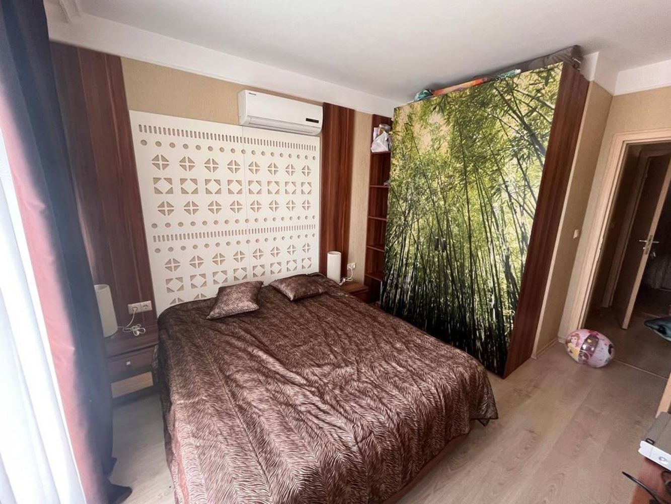 Просторен тристаен апартамент с висок клас удобства на Слънчев бряг