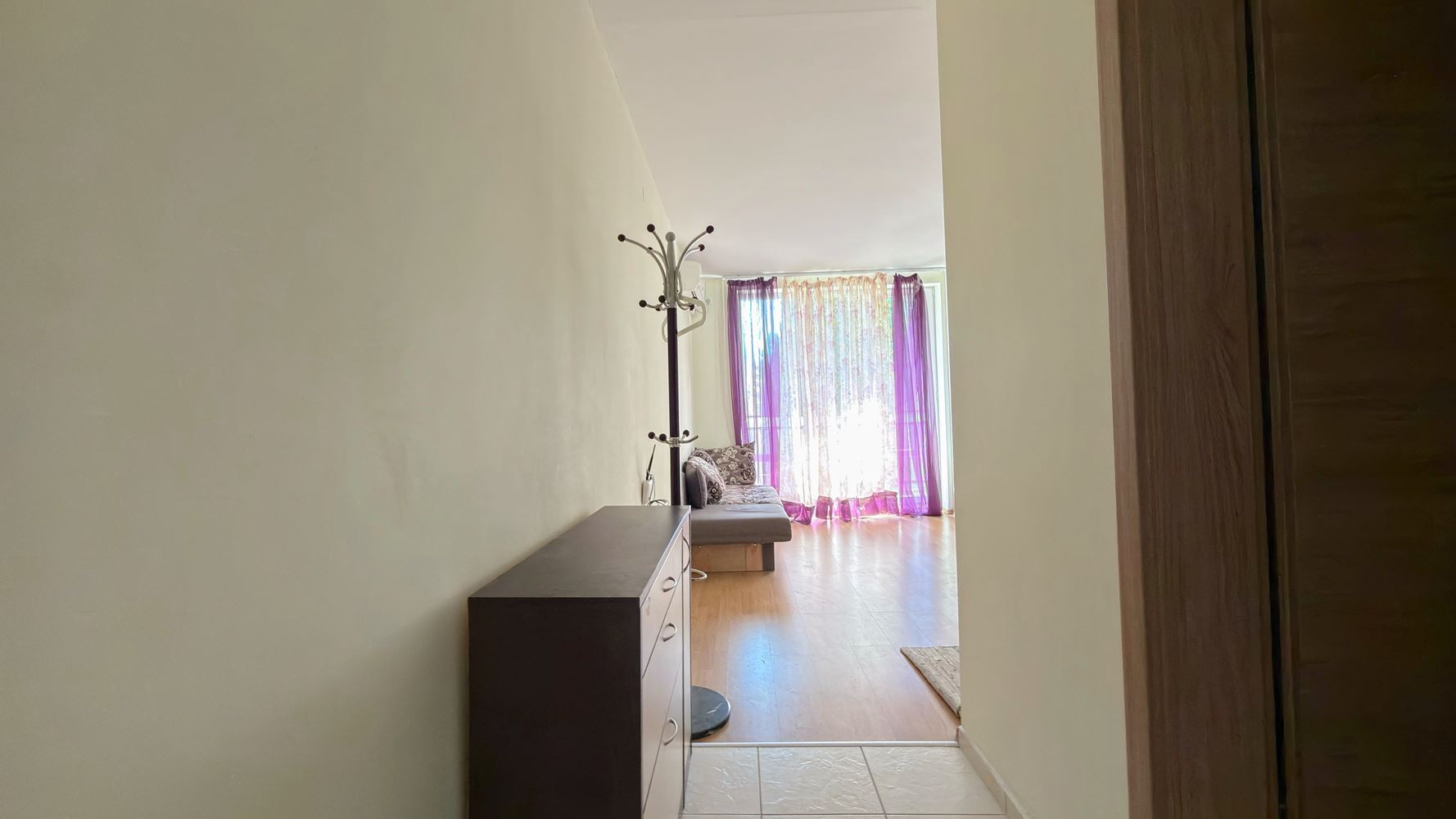 Просторно студио с тераса в модерен комплекс на Слънчев бряг – комфорт и развлечения на кратка разходка от морето