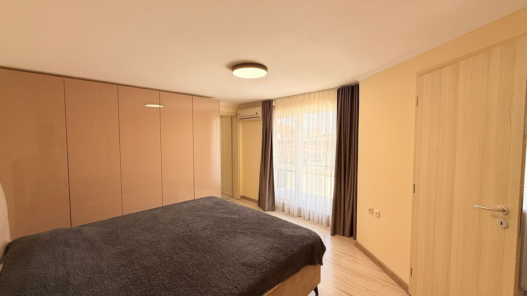 Луксозен мезонет с три спални в сърцето на Слънчев бряг – простор, стил и комфорт на две нива