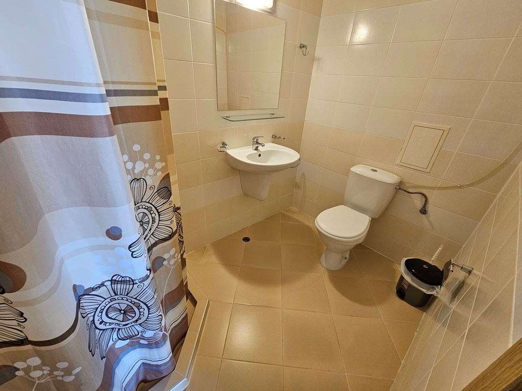 Стилно студио с панорамна гледка към басейна в Слънчев бряг – готово за живеене и инвестиция