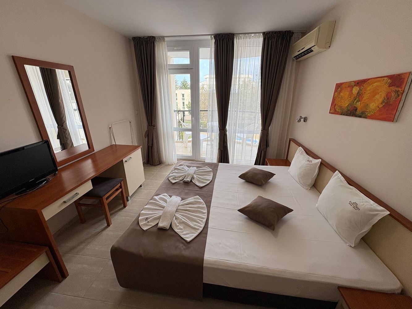 Просторен тристаен апартамент с отлични удобства и готов за нанасяне – перфектна инвестиция и комфортно жилище