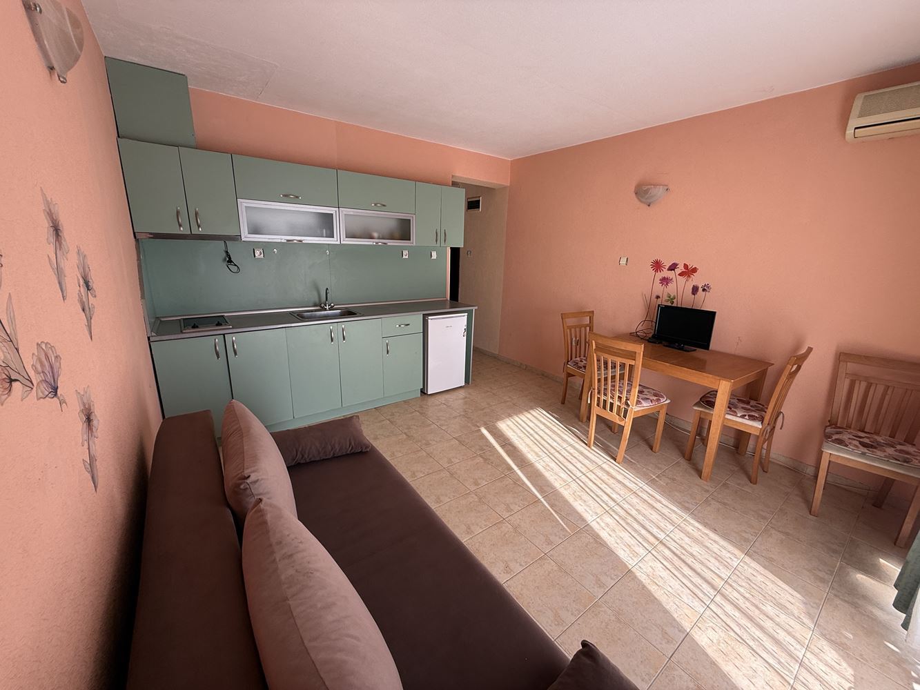 Двустаен апартамент в Свети Влас – на крачки от морето с възможност за разсрочено плащане 