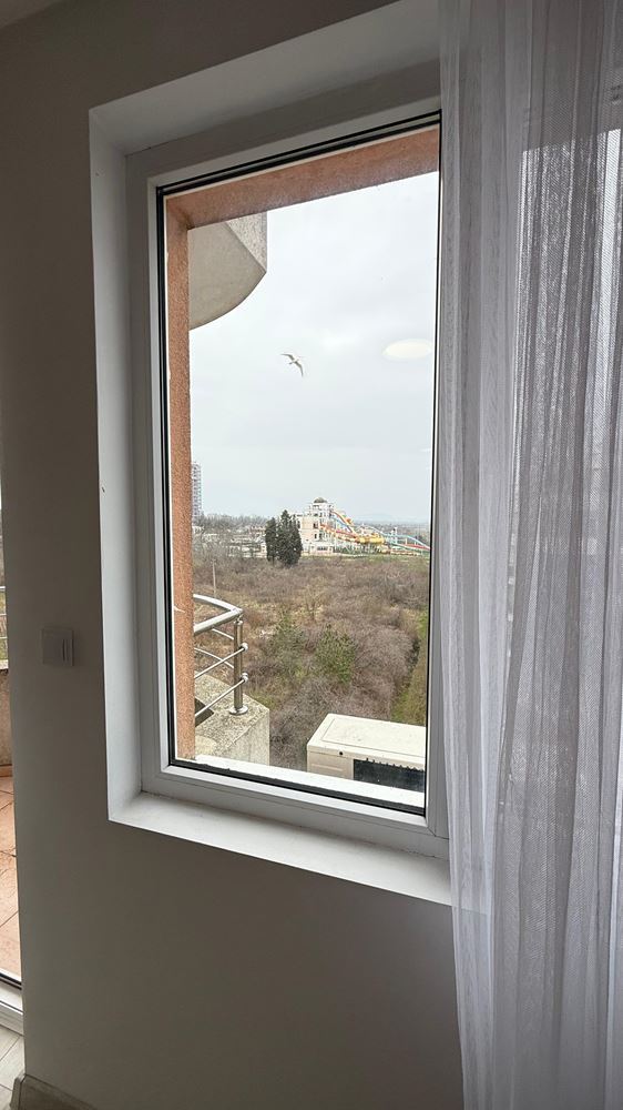 Просторен и модерен двустаен апартамент с всички удобства в Поморие