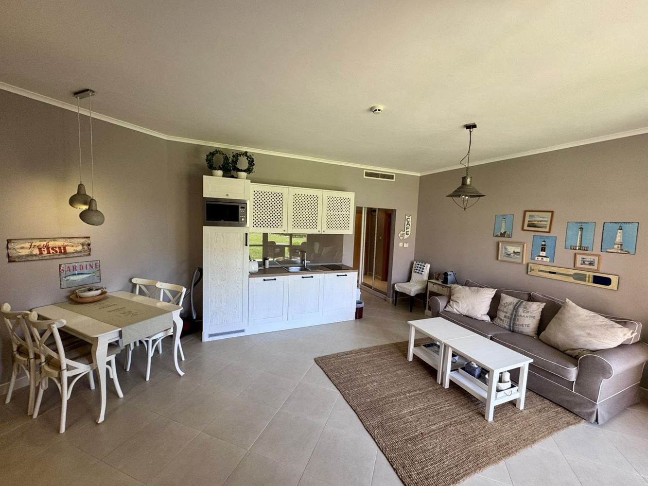 Луксозен двустаен апартамент в престижен комплекс на първа линия - комфорт, стил и безкрайни удобства