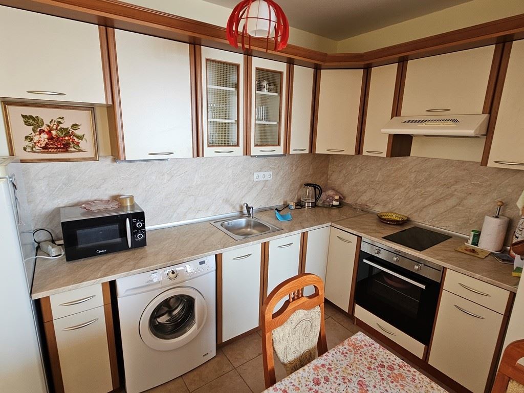 Свети Влас, първа линия море - панорамен апартамент с морска гледка от всяка стая 