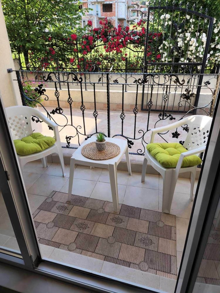 Комфорт и практичност до морето – напълно обзаведен двустаен апартамент в Свети Влас