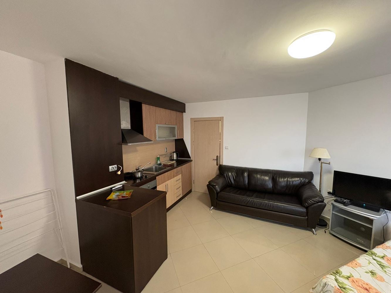 Обзаведено студио в Поморие – отлична локация, на 400 м от морето и центъра