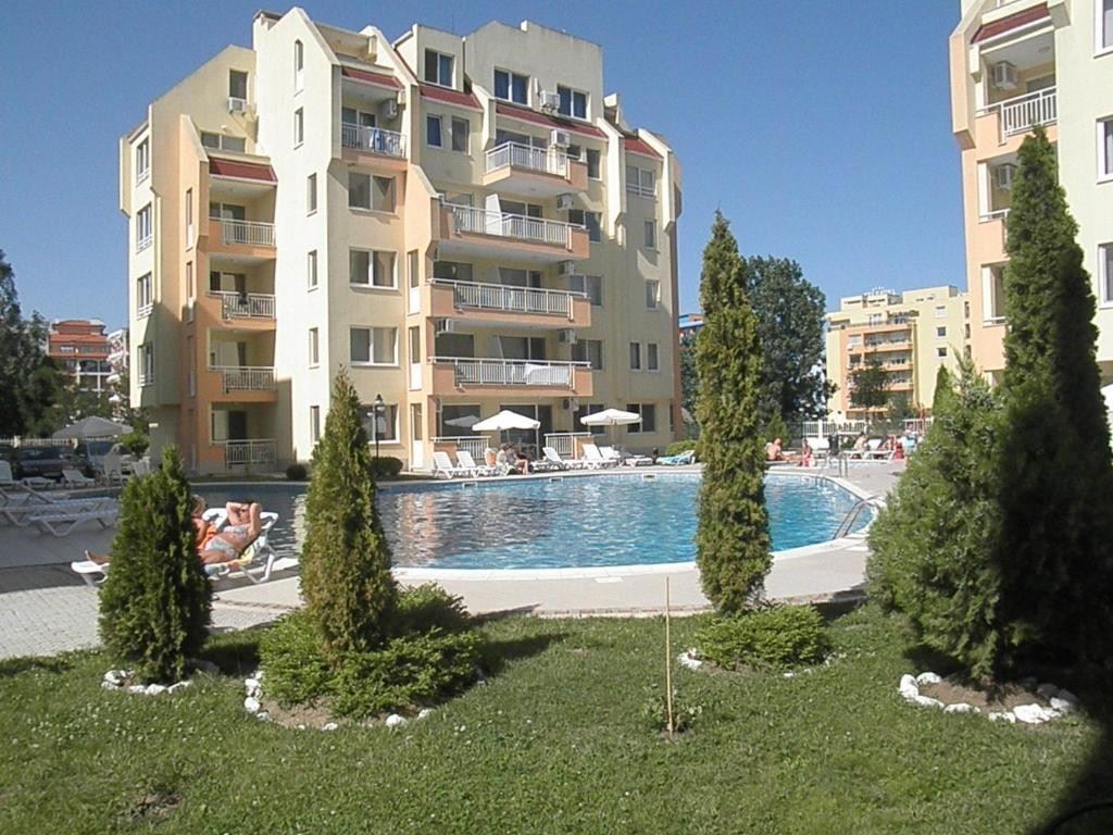 Просторен двустаен апартамент близо до плажа в Слънчев бряг