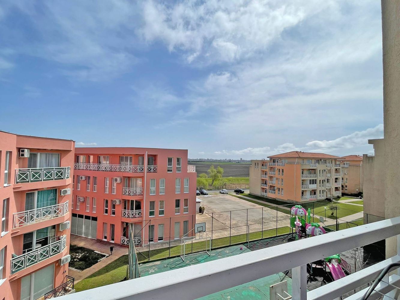 Уютен двустаен апартамент в модерен комплекс край Слънчев бряг – комфорт, спокойствие и отлични удобства