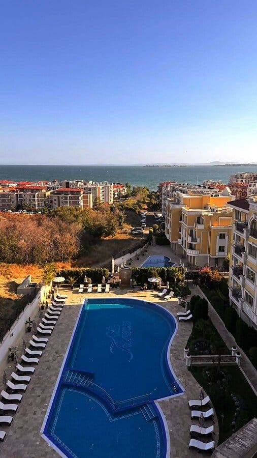Луксозен апартамент с две спални и панорамни гледки в Свети Влас
