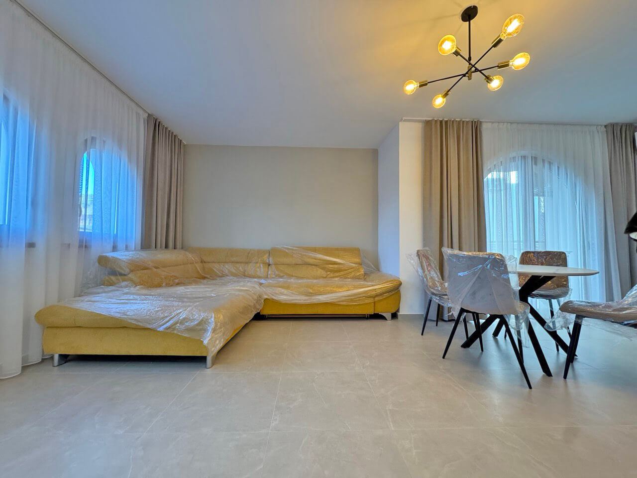 Изключителен двустаен апартамент на партер в престижен комплекс в Слънчев бряг