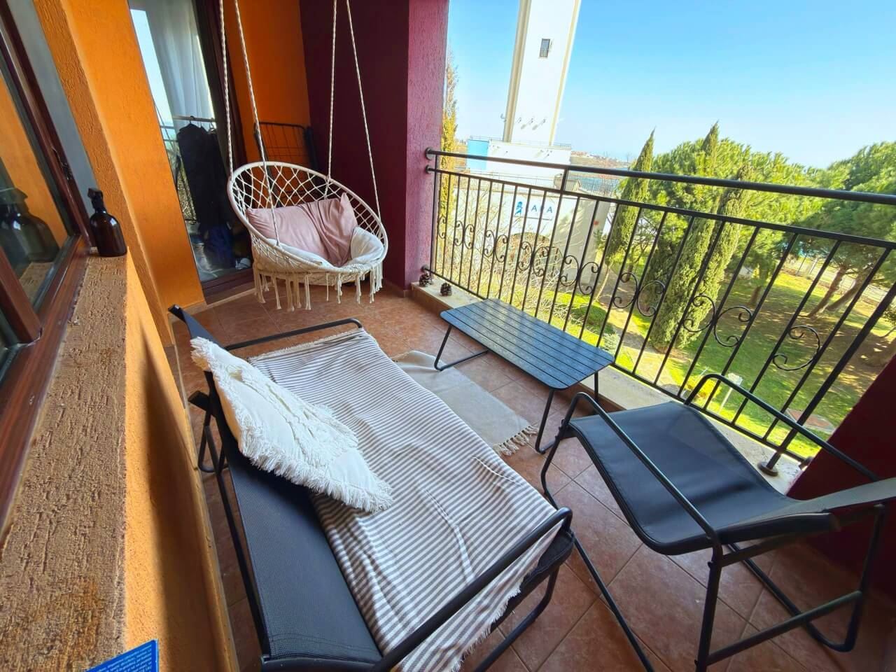 Тристаен апартамент на първа линия в Ахелой – простор, морска панорама и комфорт за цялото семейство