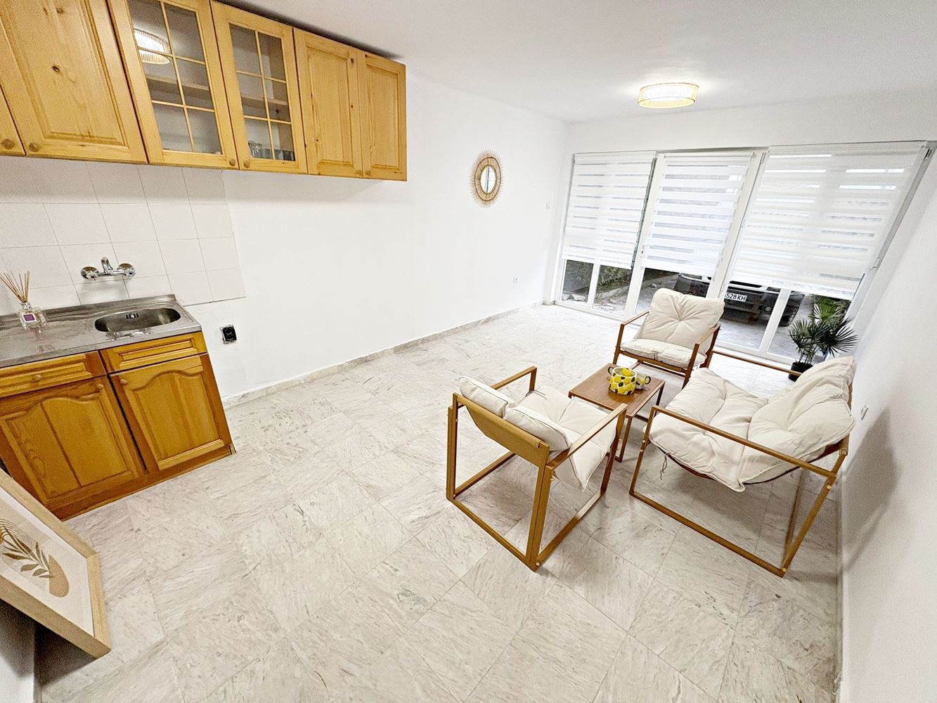 Две независими жилищни пространства с морска гледка в центъра на Свети Влас – дизайнерски интериор и собствено паркомясто