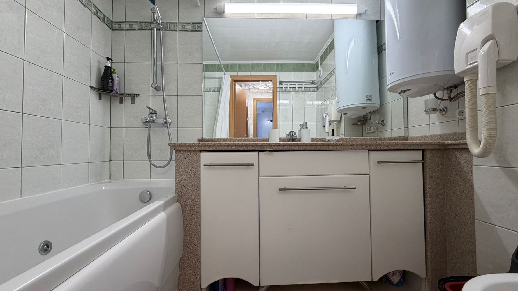 Просторен двустаен апартамент на 300 м от морето в Слънчев бряг – комфорт, сигурност и отлична инвестиция