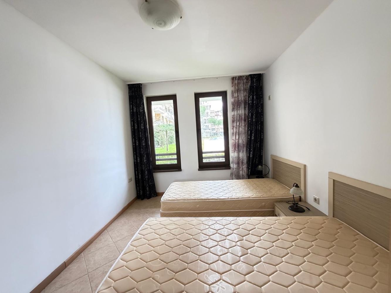 Просторен тристаен апартамент с директен излаз към собствен двор в Слънчев бряг – комфорт, лукс и уют