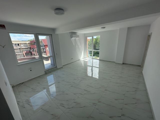 Ново строителство в Слънчев бряг – голям тристаен апартамент без месечни такси!